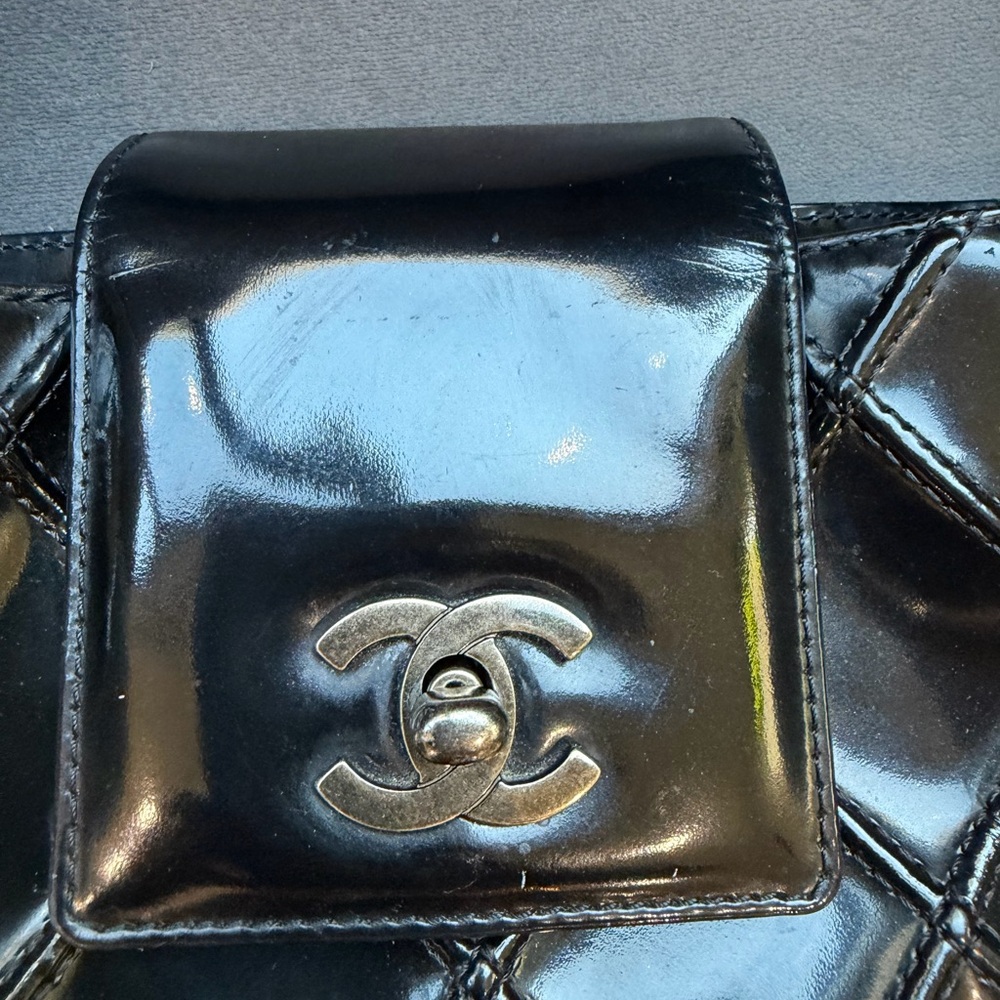 CHANEL Vintage Kelly Tote Turn Lock Shoulder Bag - Picture 6 of 17